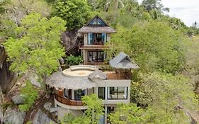 Hill Top Retreat By Sea Dance Resort